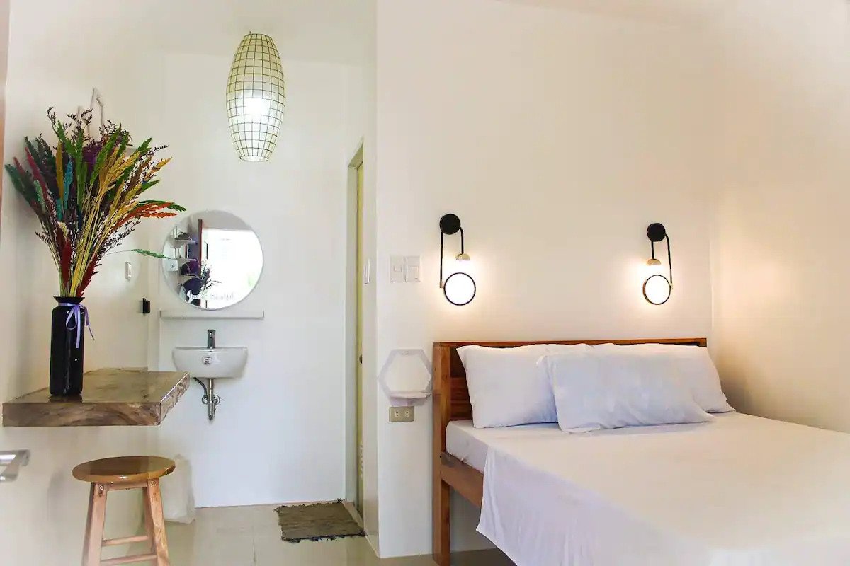 An Image Featuring Hotel 22's Standard Room